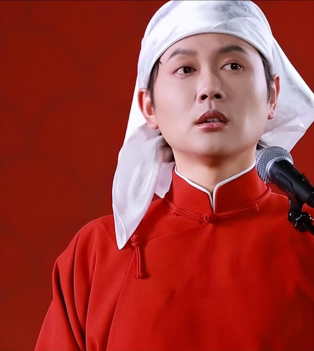JackeyLove重返赛场，反败为胜首场状态出色，巴黎圣日耳曼观众沸腾！